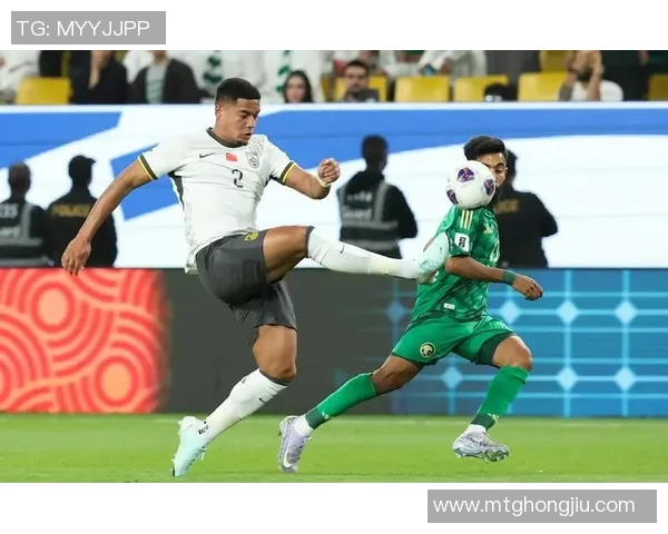 蒋光太关键时刻奋力拦截解围展现防守实力助球队稳住胜局 蒋光太关键时刻奋力拦截解围展现防守实力助球队稳住胜局