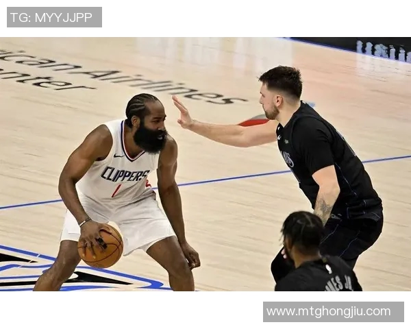 湖人魔术师！哈登加盟后，詹姆斯携手打破短板，场场打火药味十足